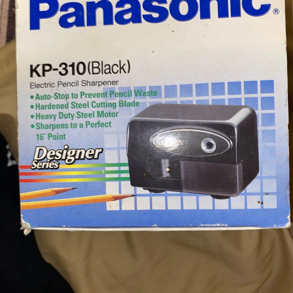 Panasonic KP-310 Electric Pencil Sharpener - Black - Picture 4 of 5